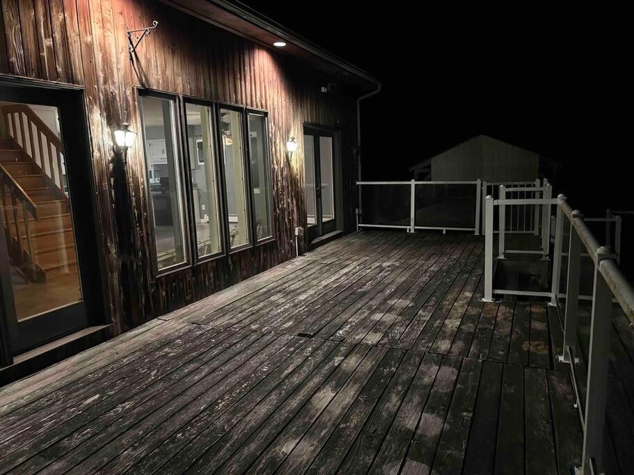Вилла Casino Chalet With Incredible Views Анкасвилл Экстерьер фото
